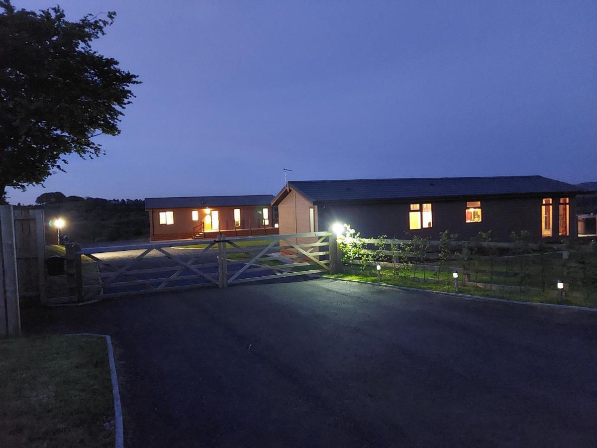 Luxury Family Beechwood Lodge With Hot Tub Lochwinnoch Dış mekan fotoğraf