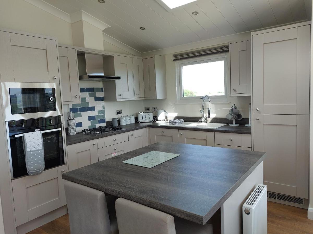 Luxury Family Beechwood Lodge With Hot Tub Lochwinnoch Dış mekan fotoğraf