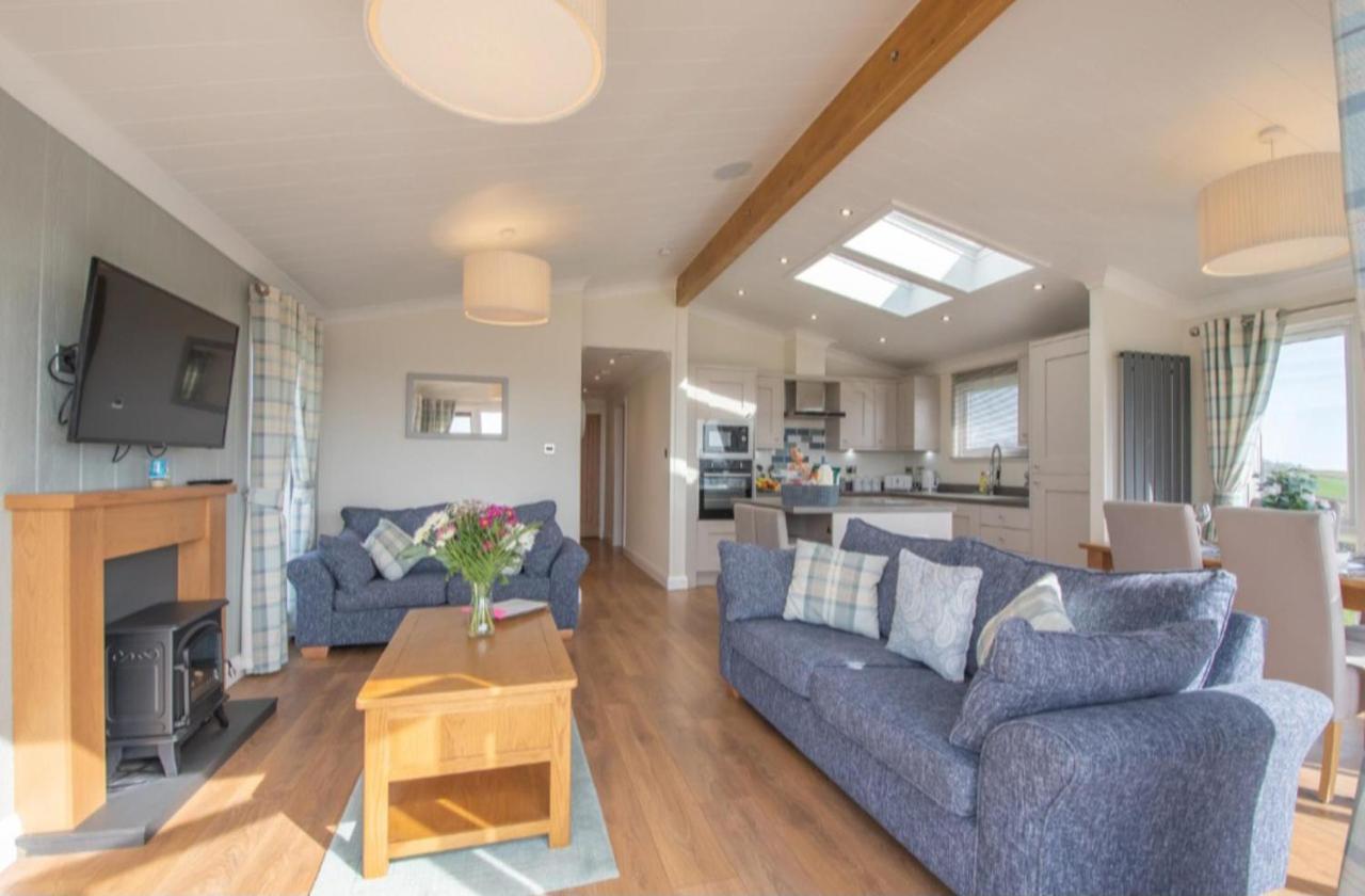 Luxury Family Beechwood Lodge With Hot Tub Lochwinnoch Dış mekan fotoğraf