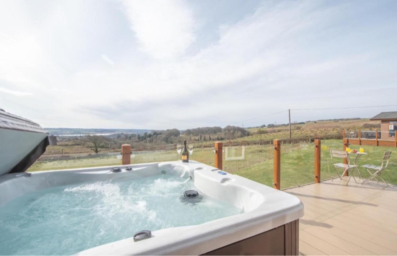 Luxury Family Beechwood Lodge With Hot Tub Lochwinnoch Dış mekan fotoğraf