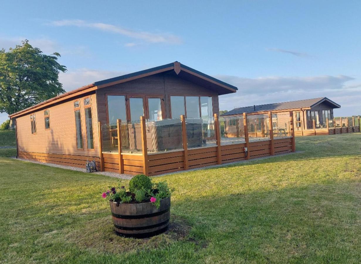 Luxury Family Beechwood Lodge With Hot Tub Lochwinnoch Dış mekan fotoğraf