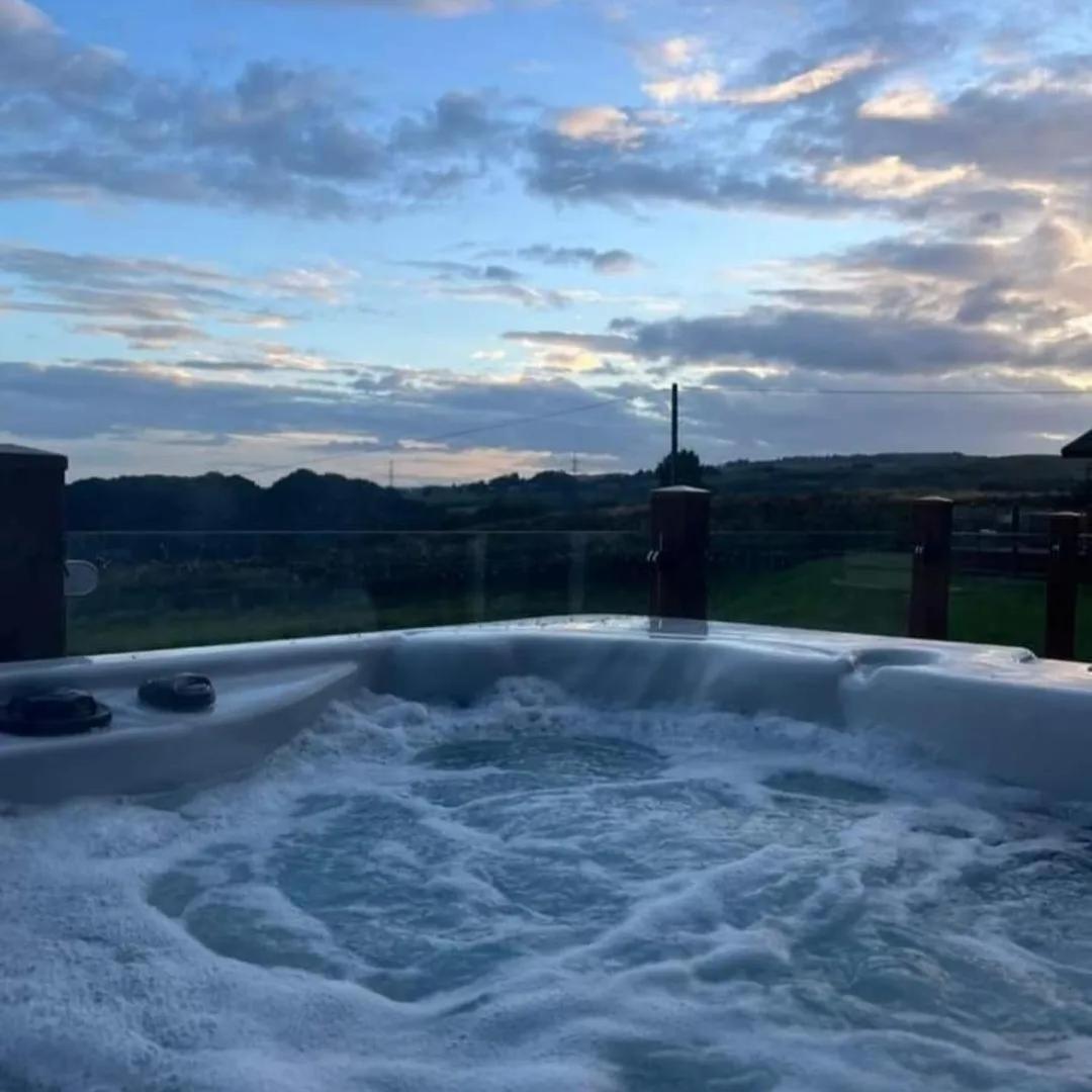 Luxury Family Beechwood Lodge With Hot Tub Lochwinnoch Dış mekan fotoğraf